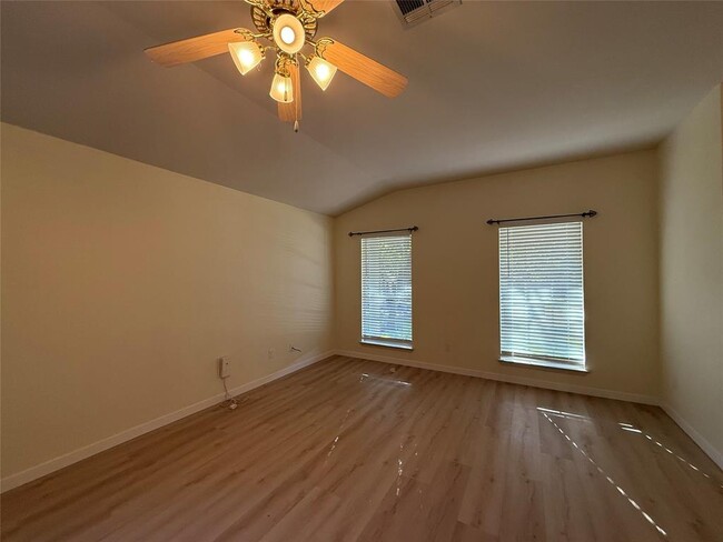 Foto del edificio - 8908 Lanna Bluff Loop