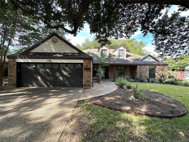 Building Photo - 2403 Braemar Cove