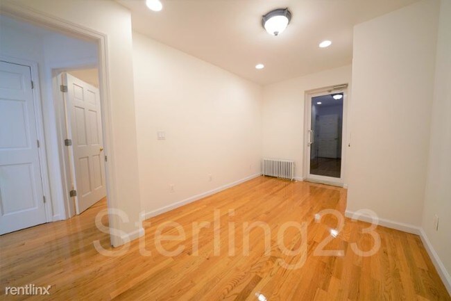 Building Photo - 25-39-39 45th St