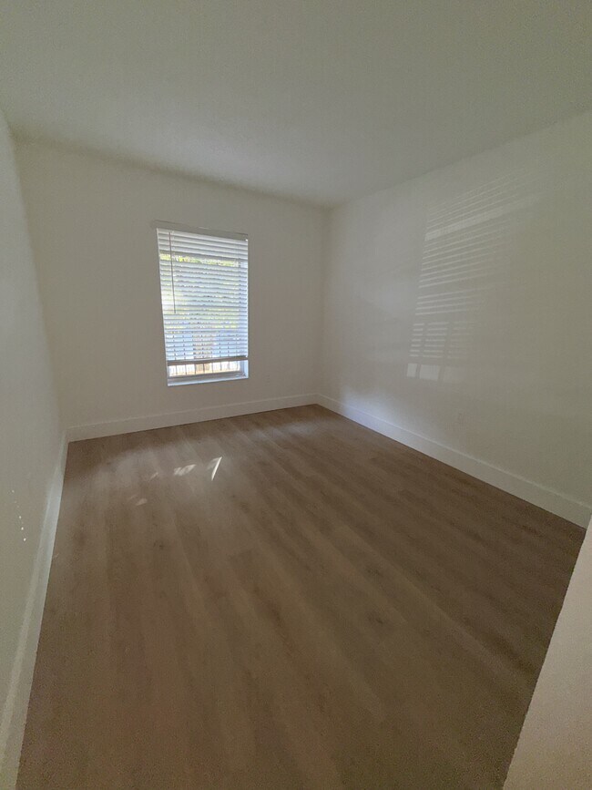 Foto del edificio - 5755 W 20th Ave