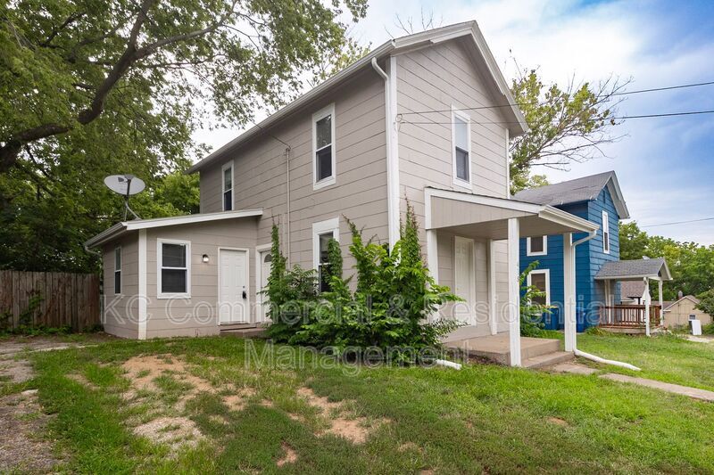 418 Doniphan St, Liberty, MO 64068 House Rental in Liberty, MO