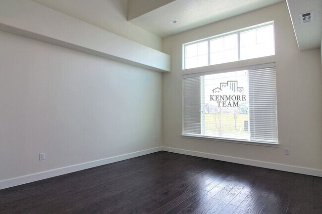 Building Photo - 4622 Corvina St