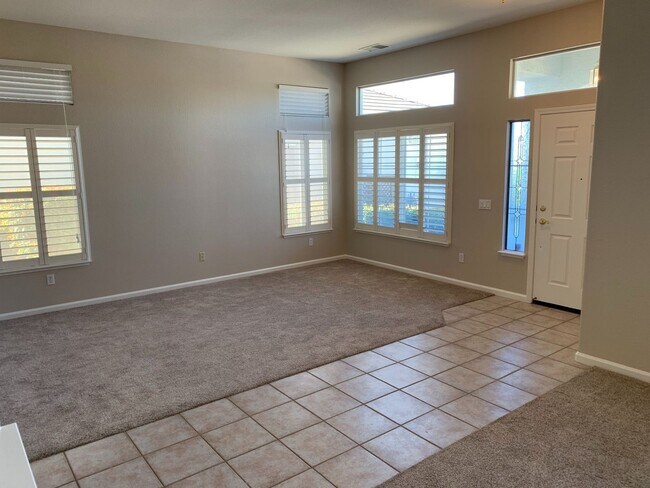 Foto del edificio - Beautiful Brentwood Summerset 1 Home (55+ living) - 2 Bedroom, 2 Bath