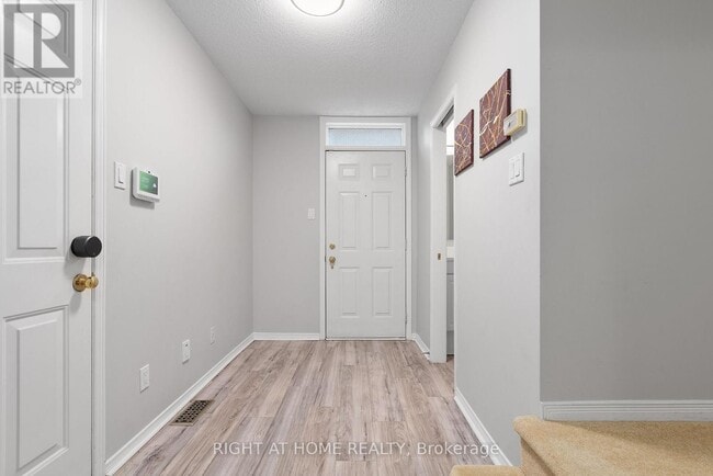 Building Photo - 4 Thorburn Private