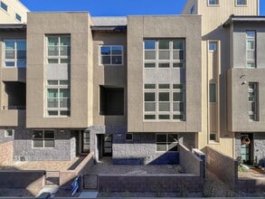 Building Photo - 667 Grey Saker St