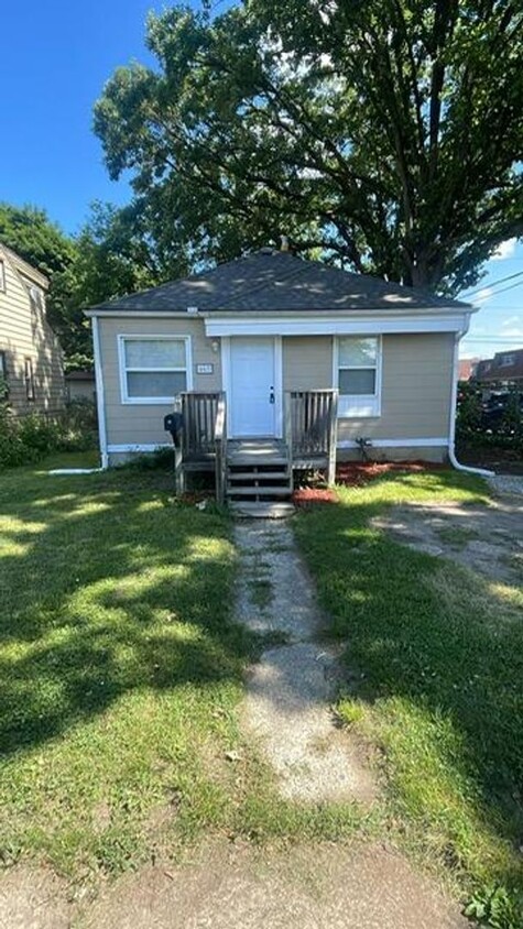 Primary Photo - 2 Bedroom Home In Pontiac