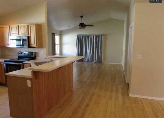 Foto del edificio - 285 Deer Run Rd