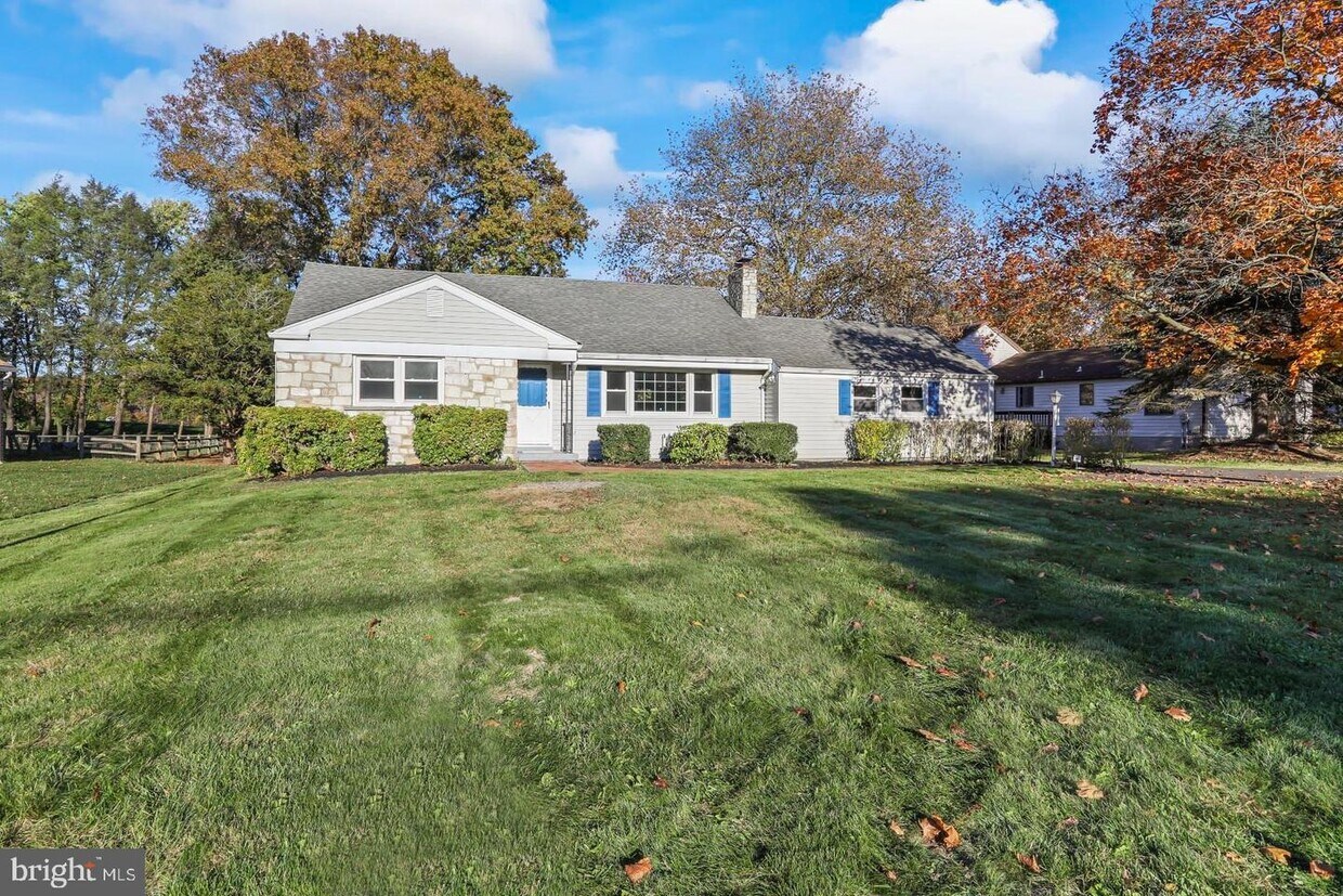 Primary Photo - 161 Princeton Hightstown Rd