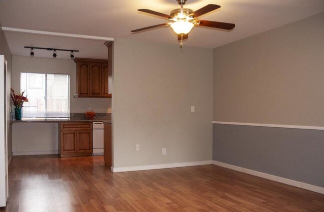 Building Photo - 2650 Fair Oaks