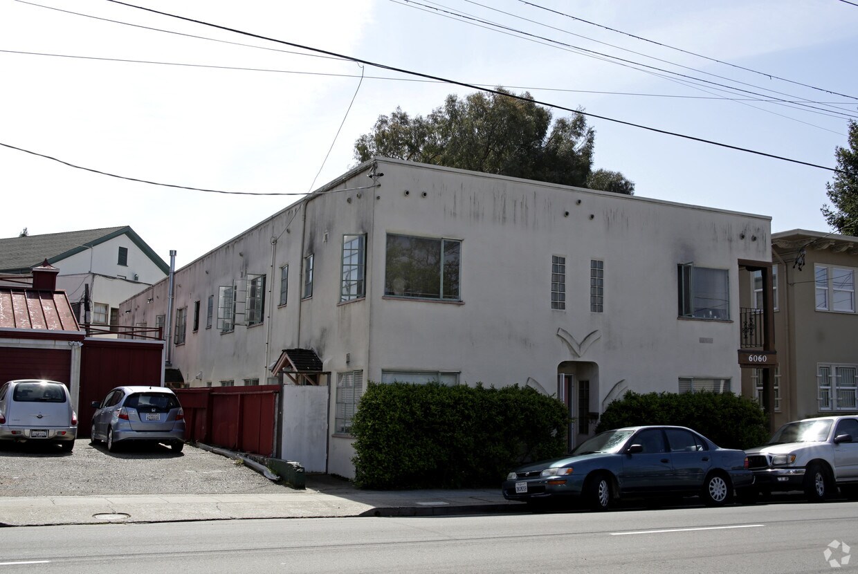 Building Photo - 6060 Claremont Ave