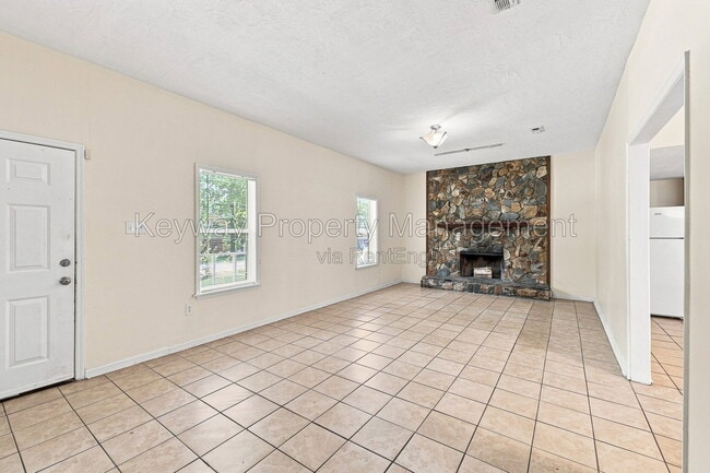Building Photo - 3487 Postell Dr