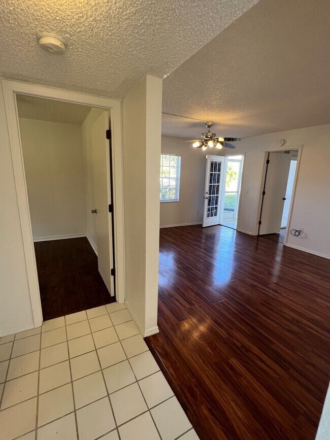 Building Photo - 2 br, 2 bath House - 1051 Forrest Nelson B...
