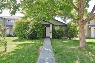 Building Photo - 511 W Archerfield St