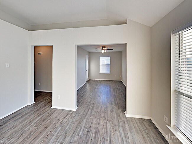 Building Photo - 1010 Sage Brush Tr