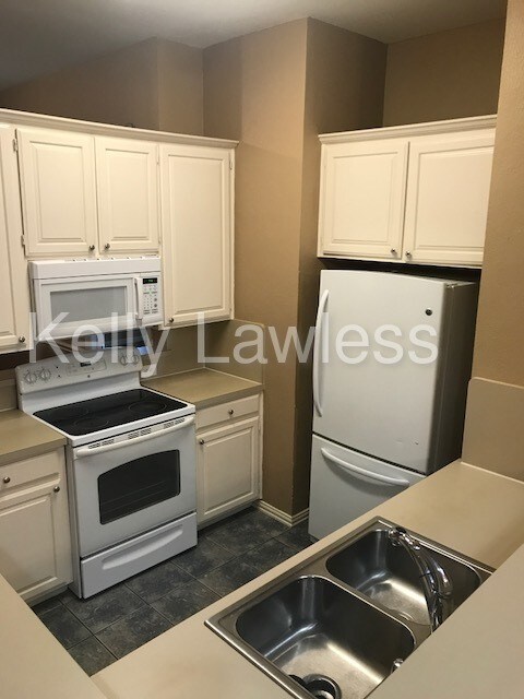 Foto del edificio - 2 Bedroom Townhome Euless -