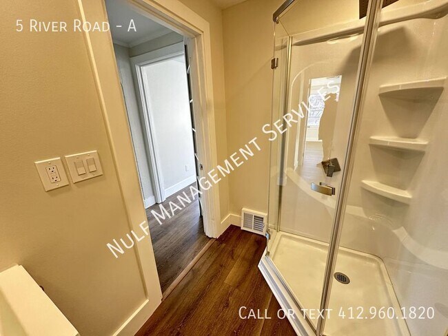 Foto del edificio - River Views in O'Hara Township, 2 bed 1 bath