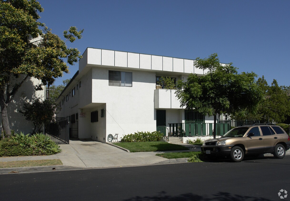Building Photo - 134 S Gramercy Pl