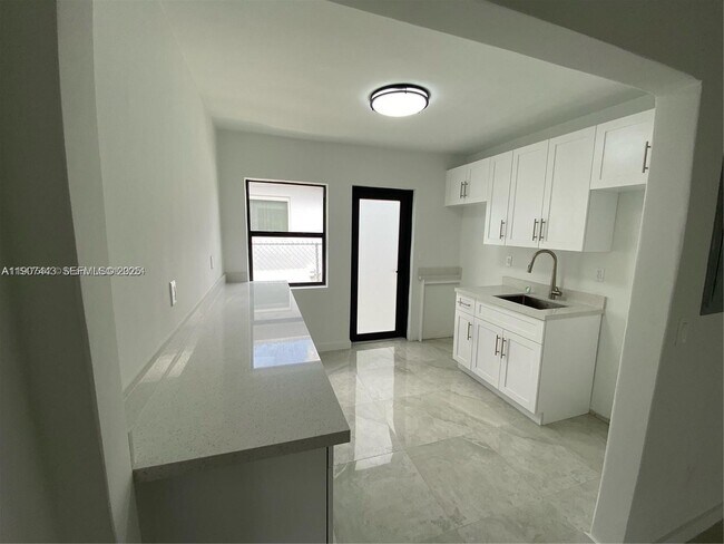 Foto del edificio - 4992 NW 18th Ave