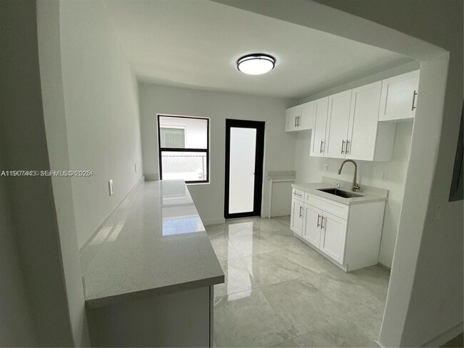 Building Photo - 4992 NW 18th Ave