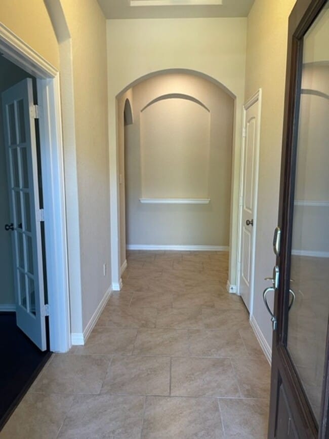 Foto del edificio - Beautiful Move-In Ready 4-Bedroom Home in Potranco Subdivision