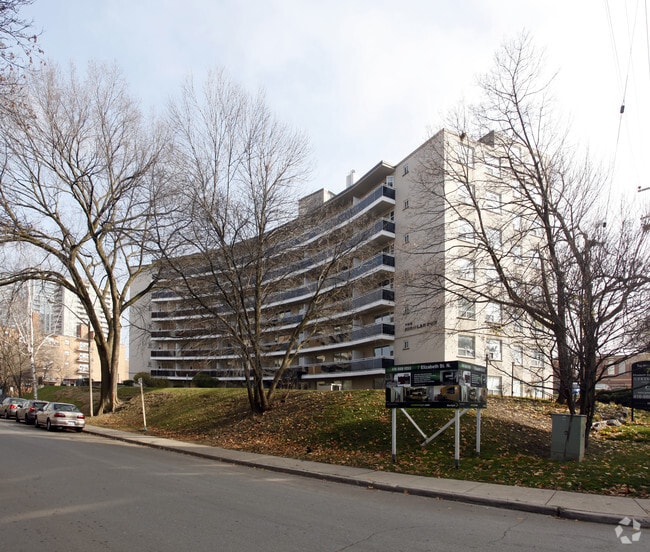 Building Photo - 7 Elizabeth Street North