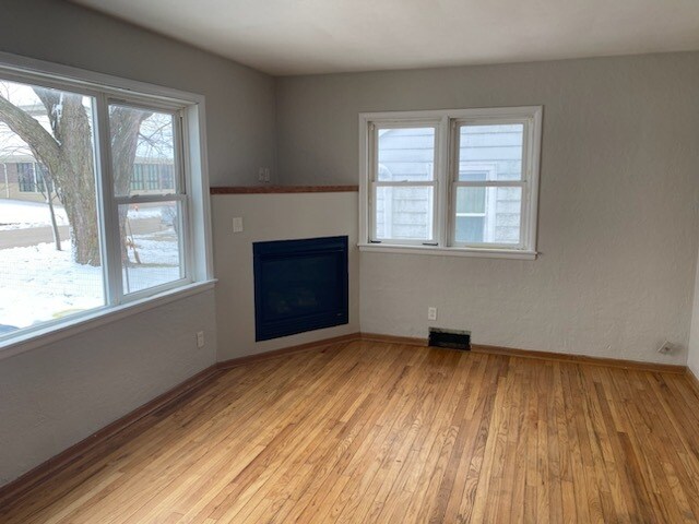 Building Photo - 104 2nd Ave