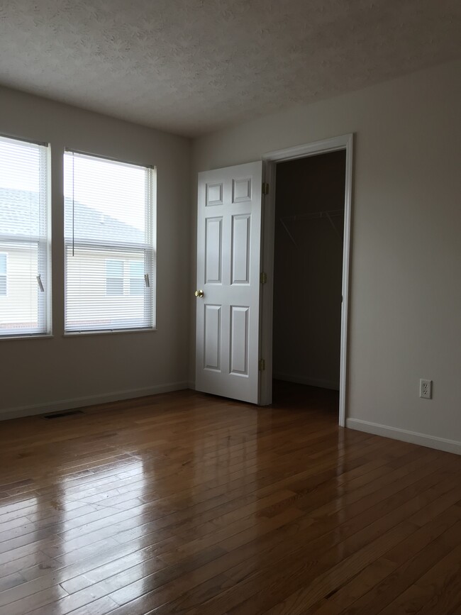Building Photo - 4191 Otter Creek Dr