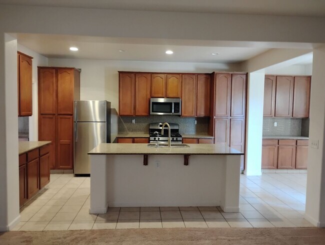 Building Photo - 1261 Baxter Dr