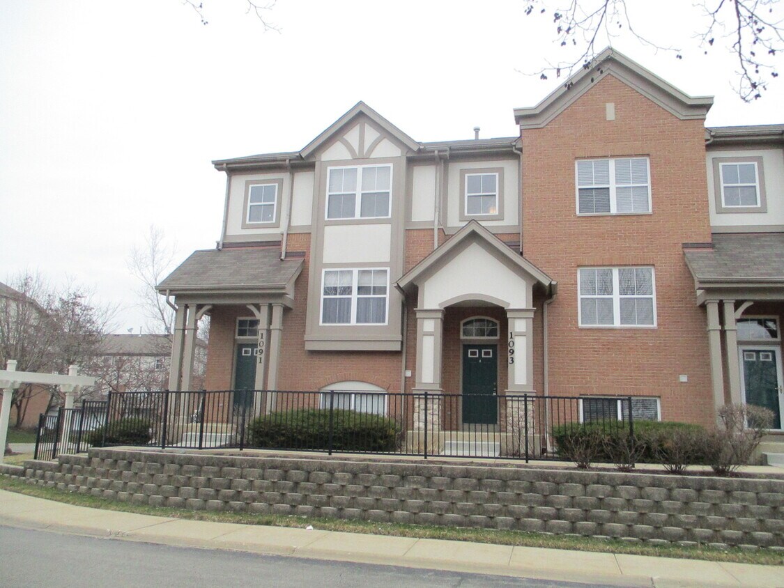 1093 N Claremont Dr Unit 714, Palatine, IL 60074 Condo for Rent in