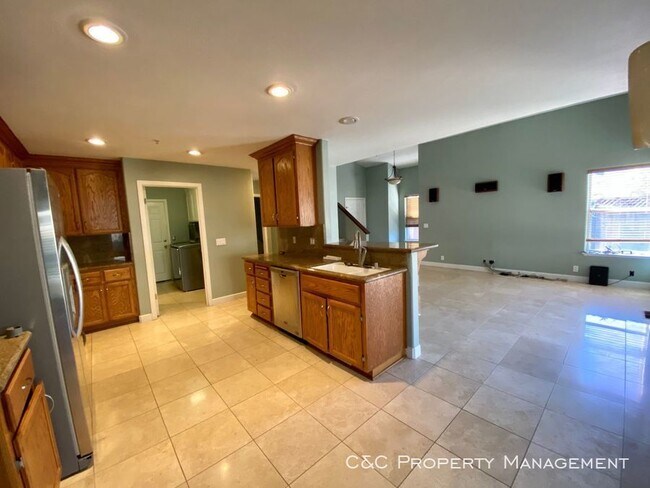 Foto del edificio - 17145 Rosemary Cir