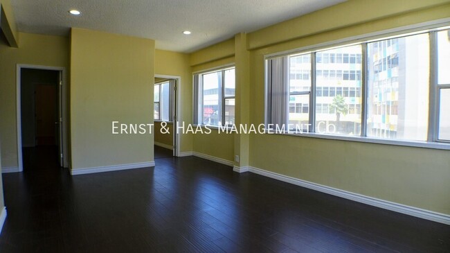 Building Photo - Amazing East Village Apartment with Great ...