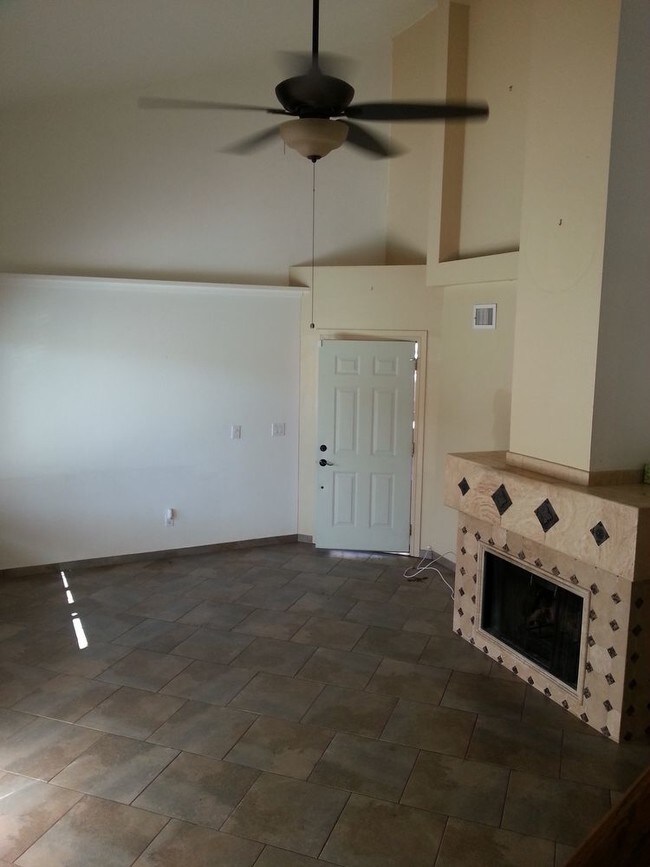 Building Photo - 9432 S 43rd Pl