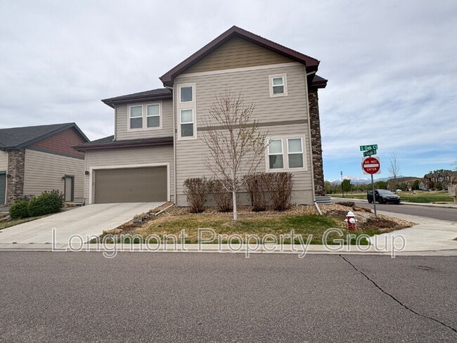 Building Photo - 1303 S Oak Ct.