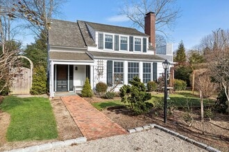 Building Photo - 393 Hill St