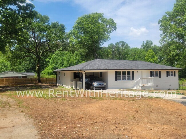 Building Photo - WOW!!! GORGEOUS BRICK RANCH HOME/ TOTALLY ...