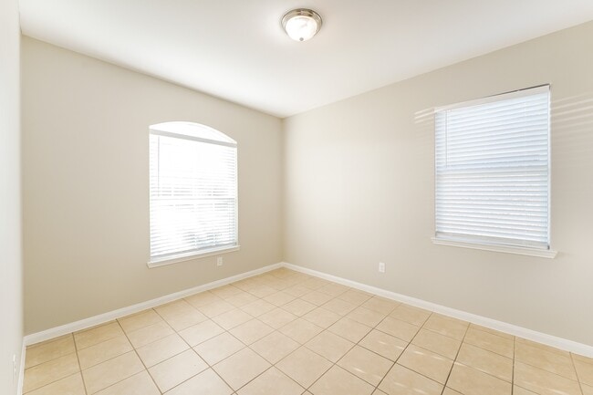 Foto del edificio - 5026 Manor Stone Ln