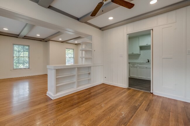 Foto del edificio - 1657 Bonnie Brae St
