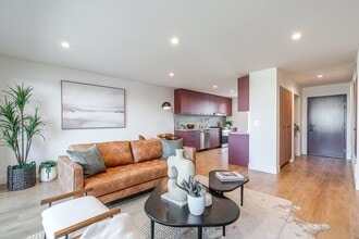 Building Photo - Desora