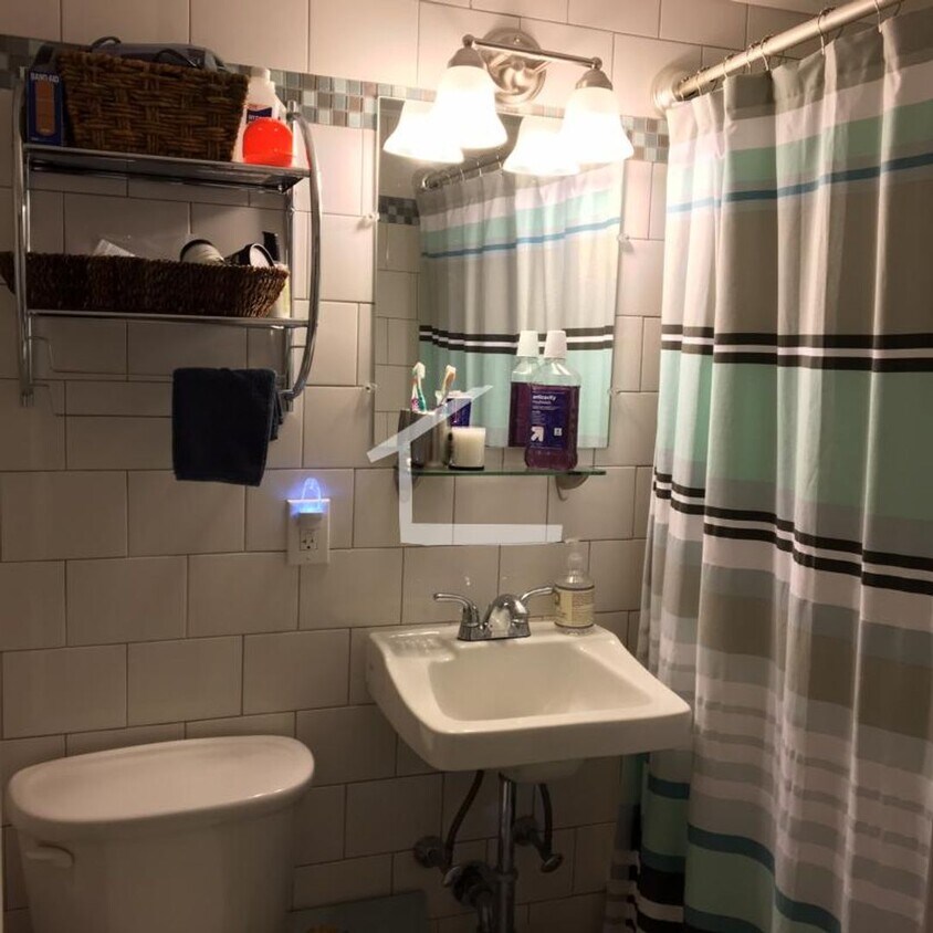 Foto del edificio - 2 Bed 1 Bath available 9/1