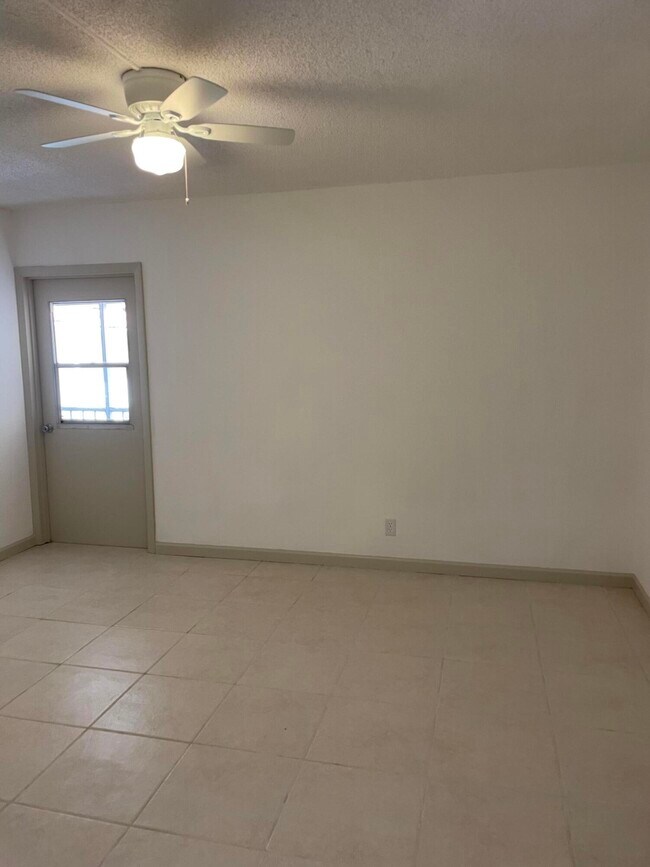 Foto del edificio - 634 NW 13th St