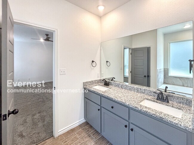 Foto del edificio - 7902 Purvis St