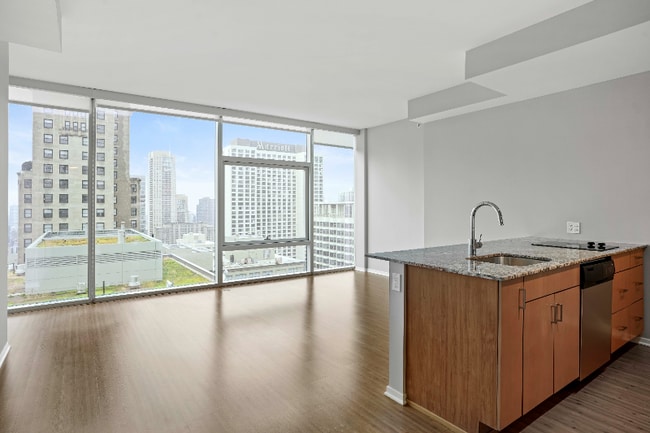Foto del edificio - 450 N St Clair St