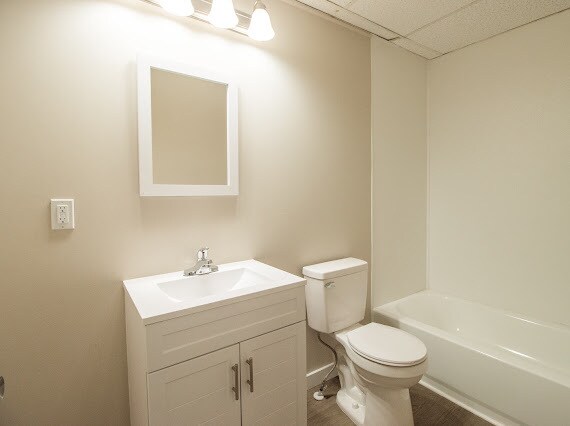 Building Photo - 1608 18th Pl N