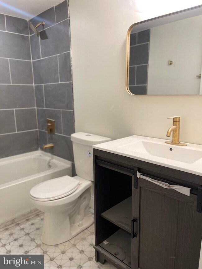 Building Photo - 1416 S 54th St