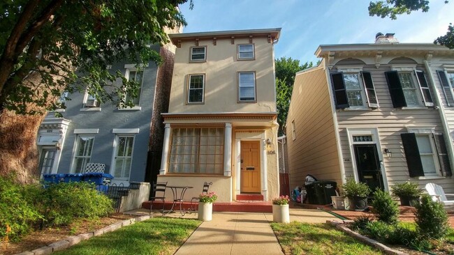 Building Photo - 406 East Capitol St NE