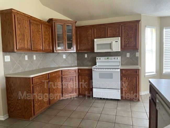 Building Photo - 701 Mustang Trail
