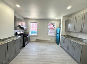 Building Photo - 76-78 Market Street Unit 1