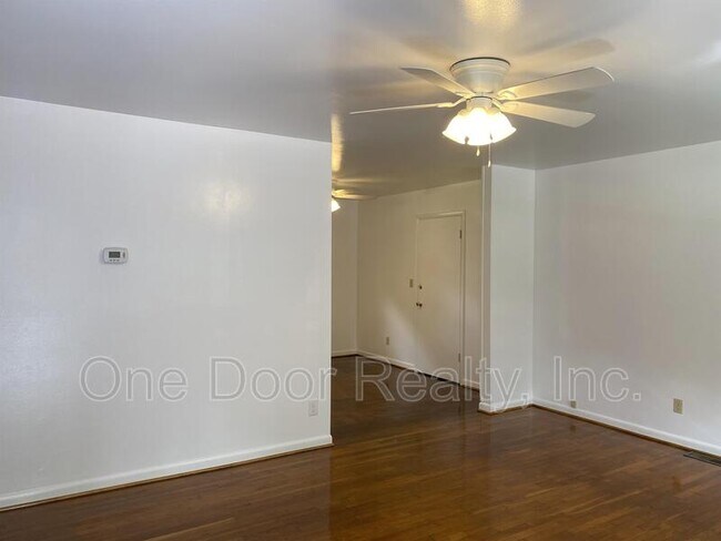 Building Photo - 139 Winston Dr