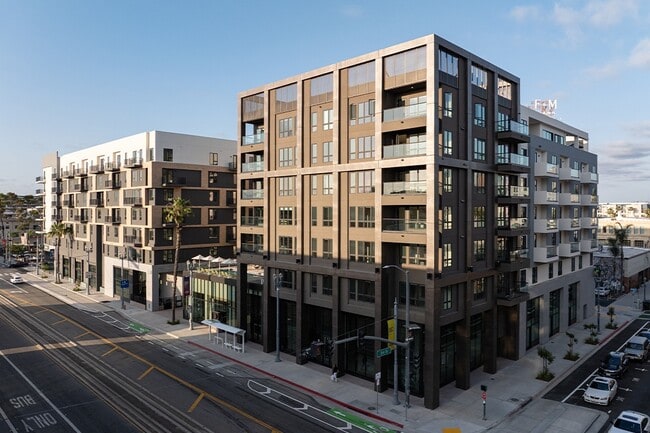 Building Photo - Resa Long Beach