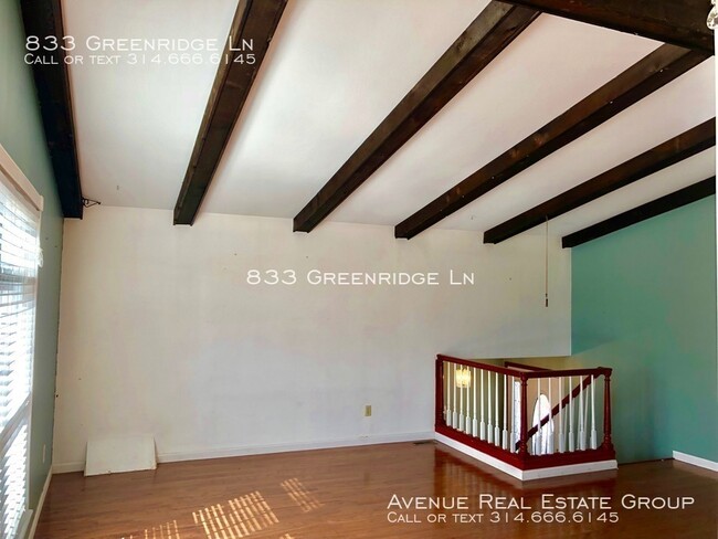 Building Photo - Spacious and Bright 3 Bedroom Home